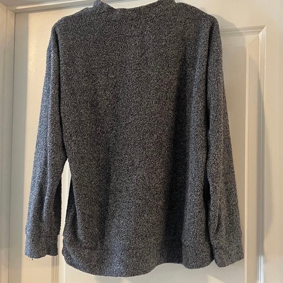 UVA Pullover - Picture 2 of 5